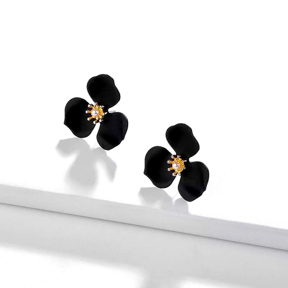 Anthropologie Jewelry - 🔆3/$30 New Black Petal & Pearl Earrings